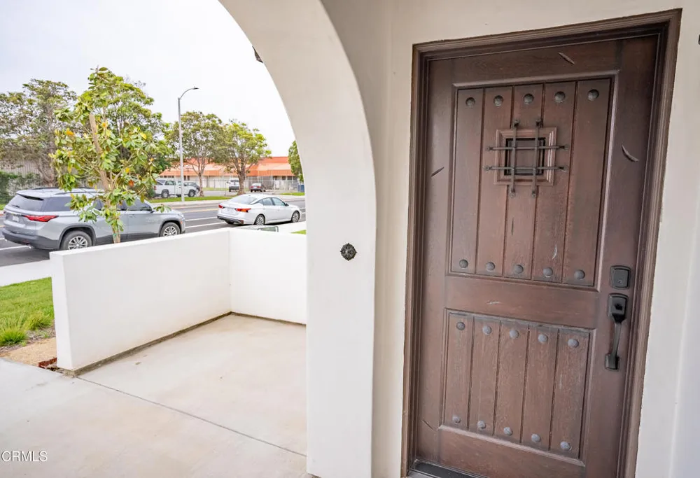 1135 W 2nd Street Oxnard, CA 93030