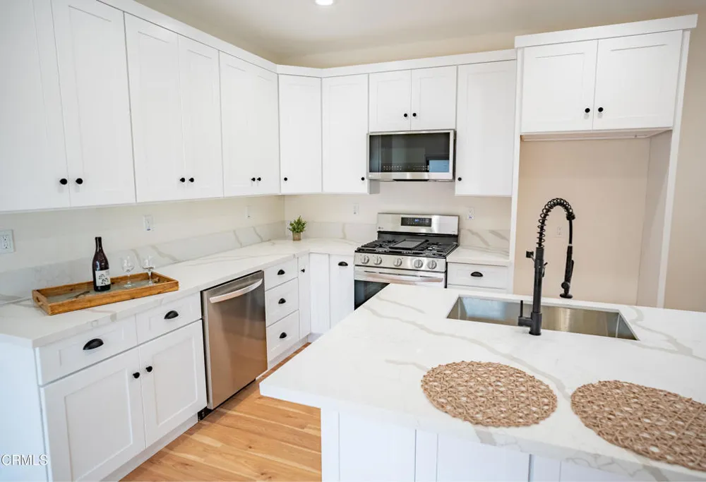 1135 W 2nd Street Oxnard, CA 93030