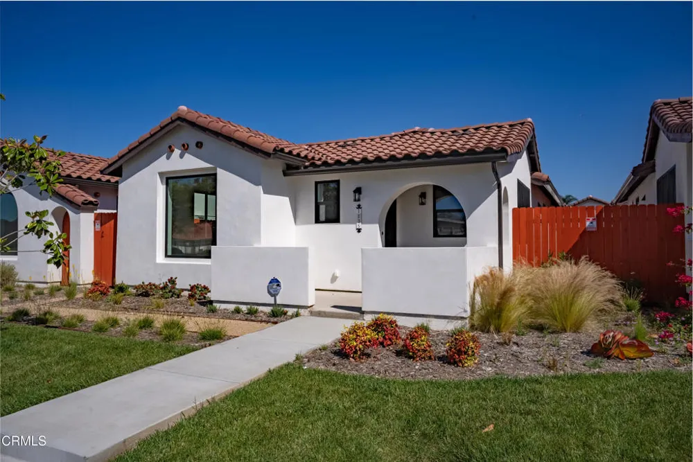 1135 W 2nd Street Oxnard, CA 93030
