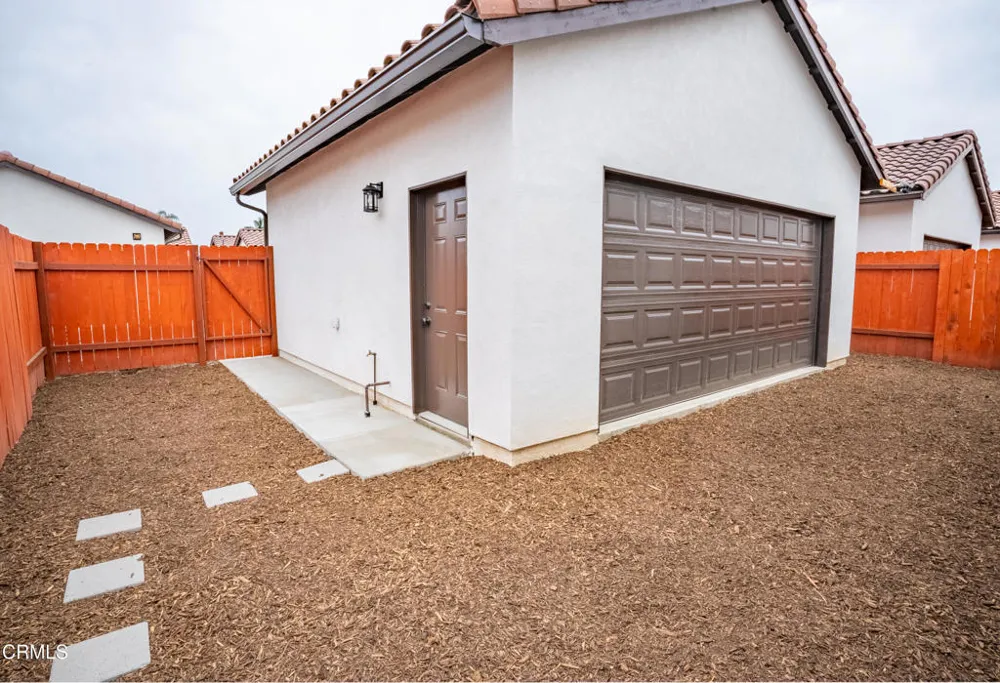 1135 W 2nd Street Oxnard, CA 93030