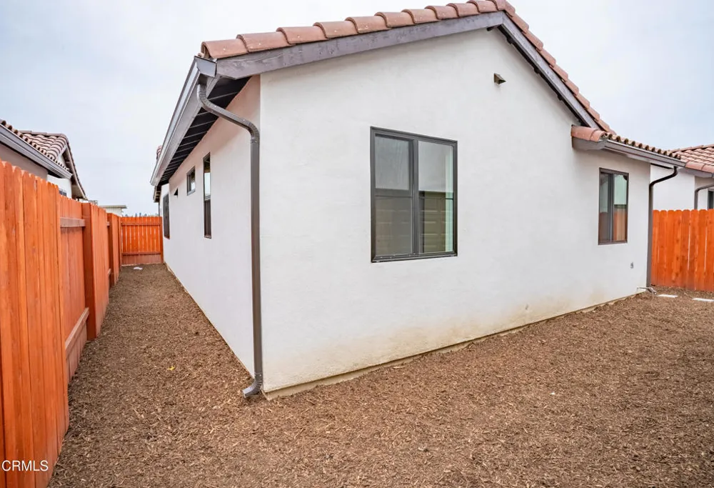 1135 W 2nd Street Oxnard, CA 93030