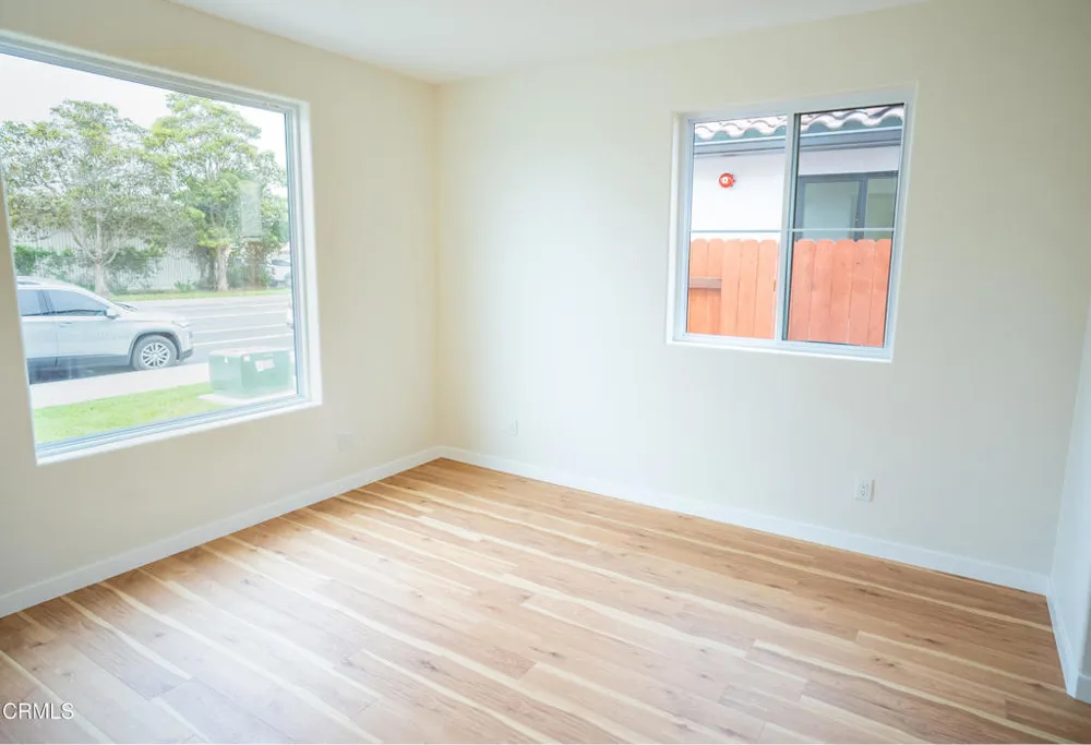 1135 W 2nd Street Oxnard, CA 93030