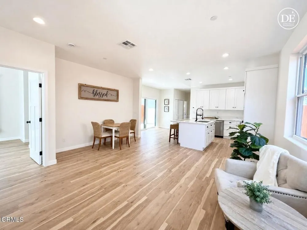 1135 W 2nd Street Oxnard, CA 93030