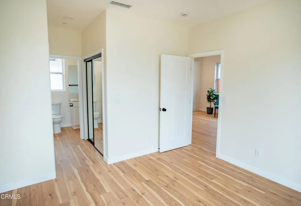 1135 W 2nd Street Oxnard, CA 93030