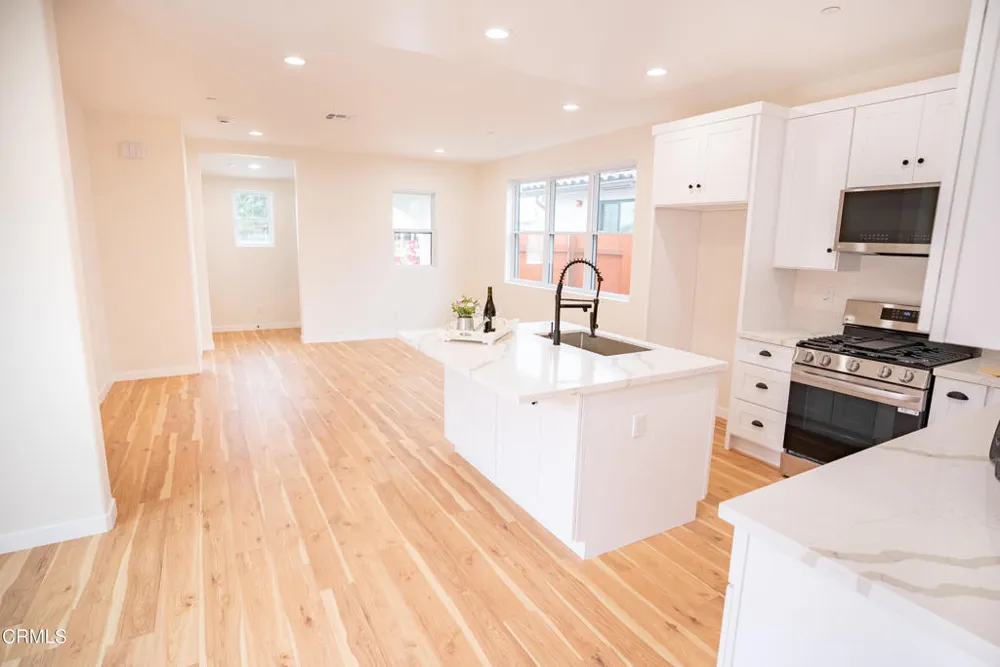 1125 W 2nd Street Oxnard, CA 93030