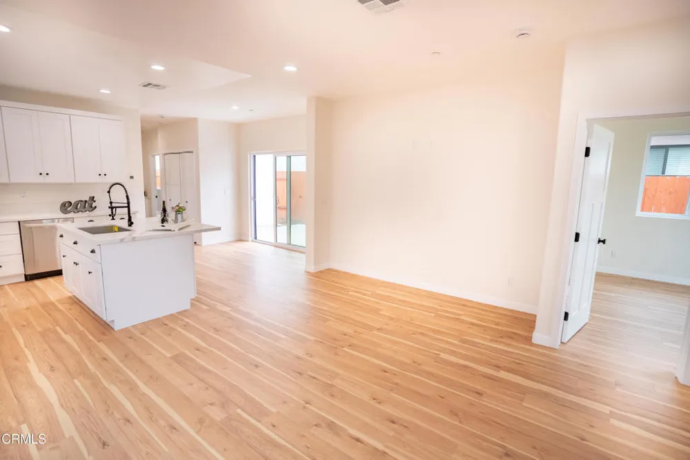 1125 W 2nd Street Oxnard, CA 93030