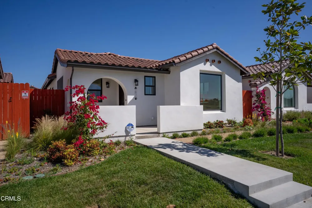 1125 W 2nd Street Oxnard, CA 93030