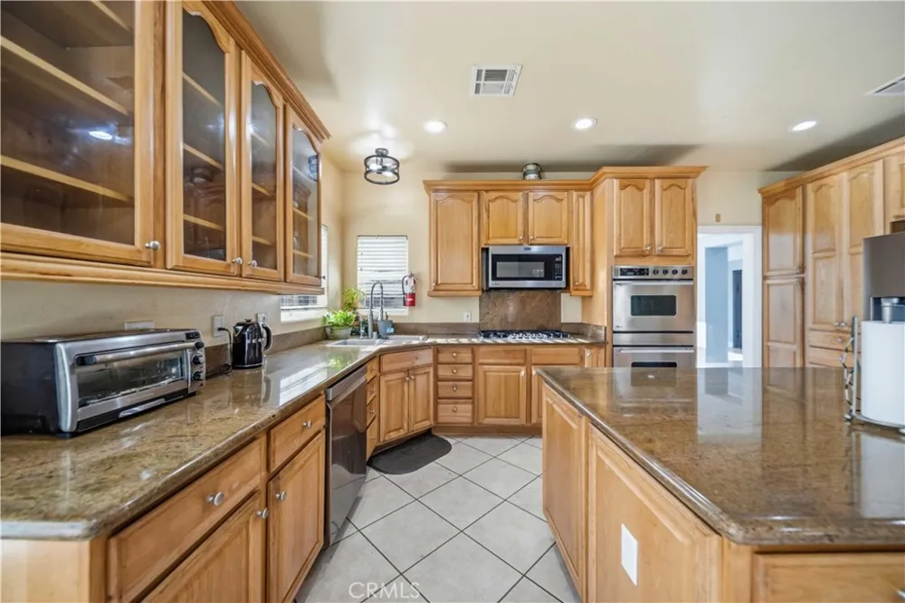 42500 20th W Lancaster, CA 93534