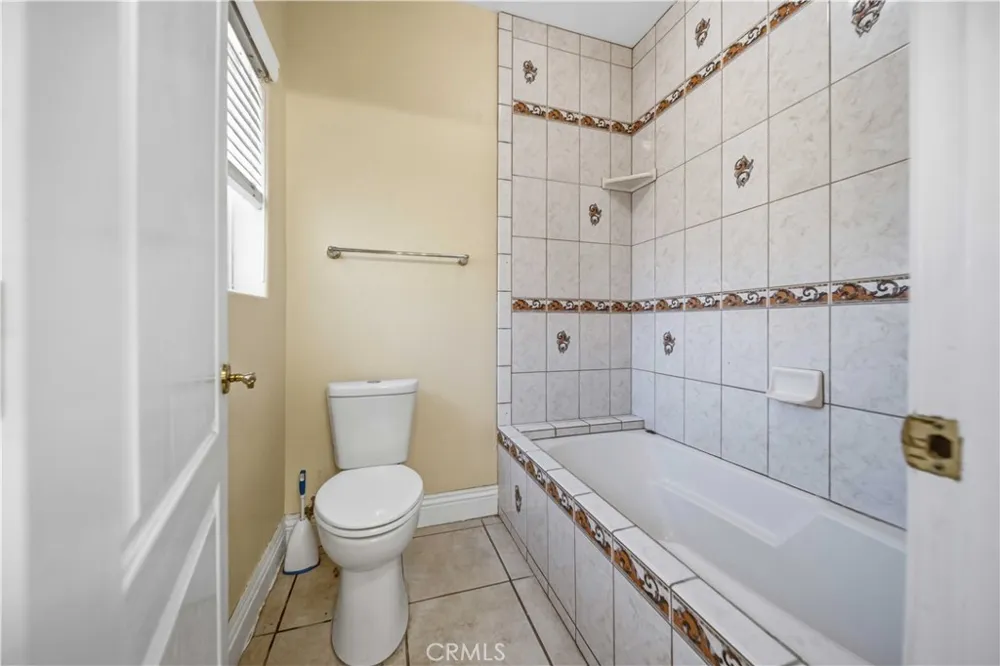 42500 20th W Lancaster, CA 93534