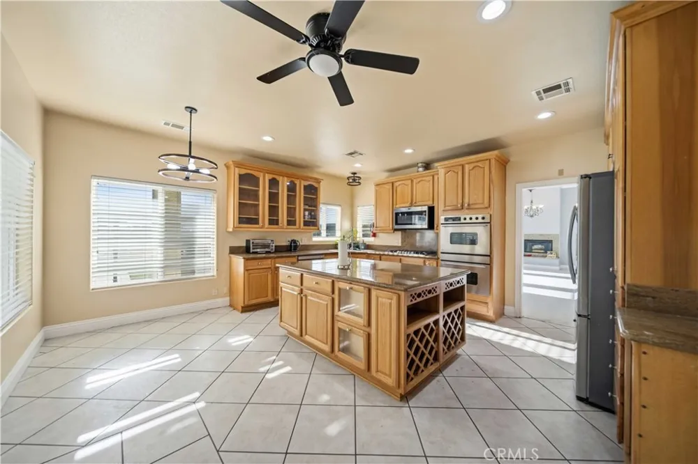 42500 20th W Lancaster, CA 93534