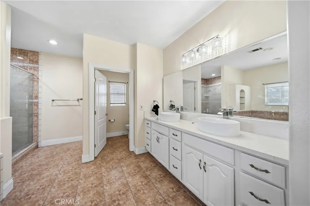 42500 20th W Lancaster, CA 93534
