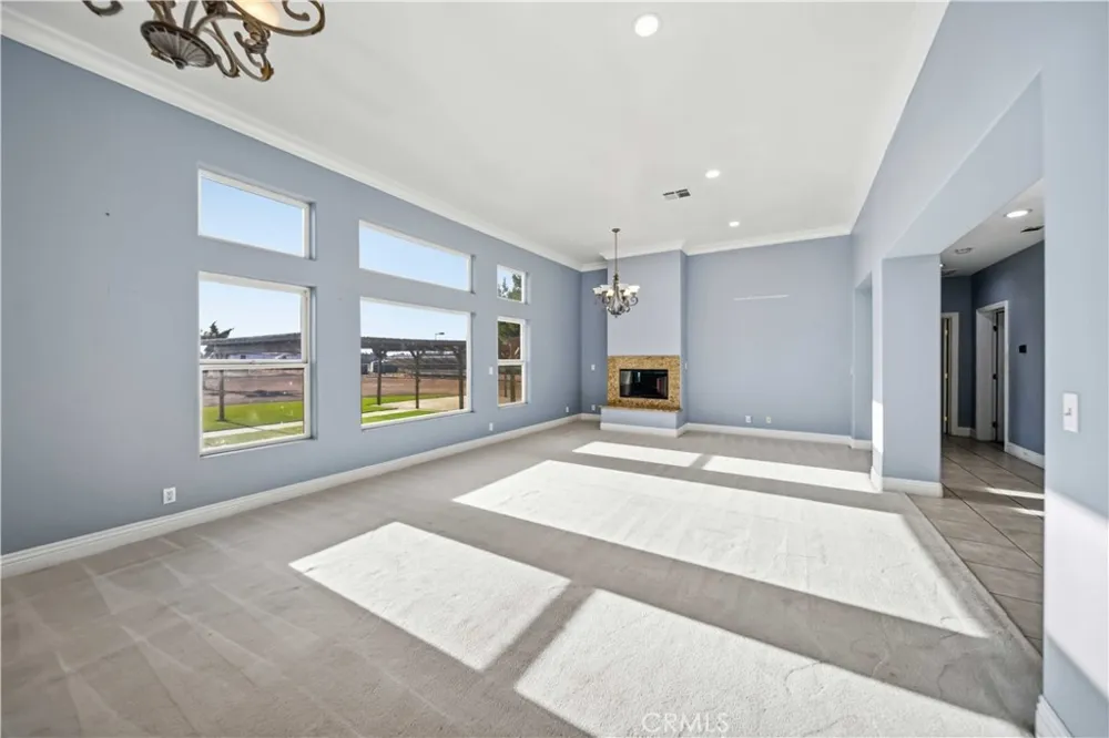 42500 20th W Lancaster, CA 93534