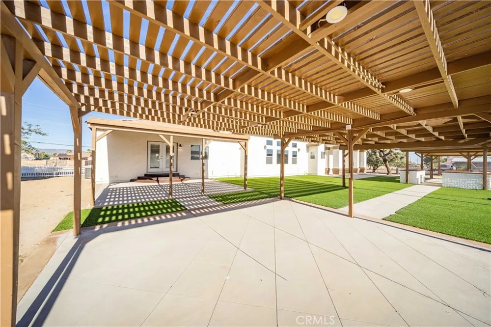 42500 20th W Lancaster, CA 93534