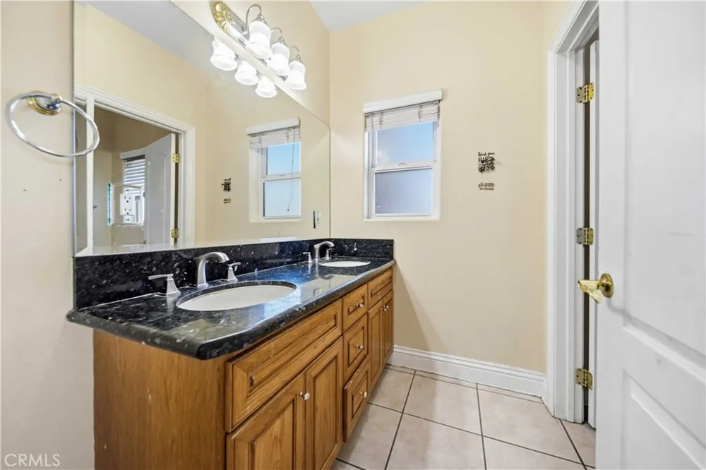 42500 20th W Lancaster, CA 93534
