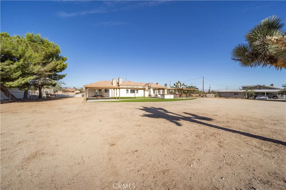42500 20th W Lancaster, CA 93534