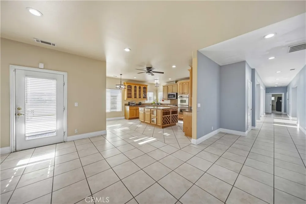 42500 20th W Lancaster, CA 93534