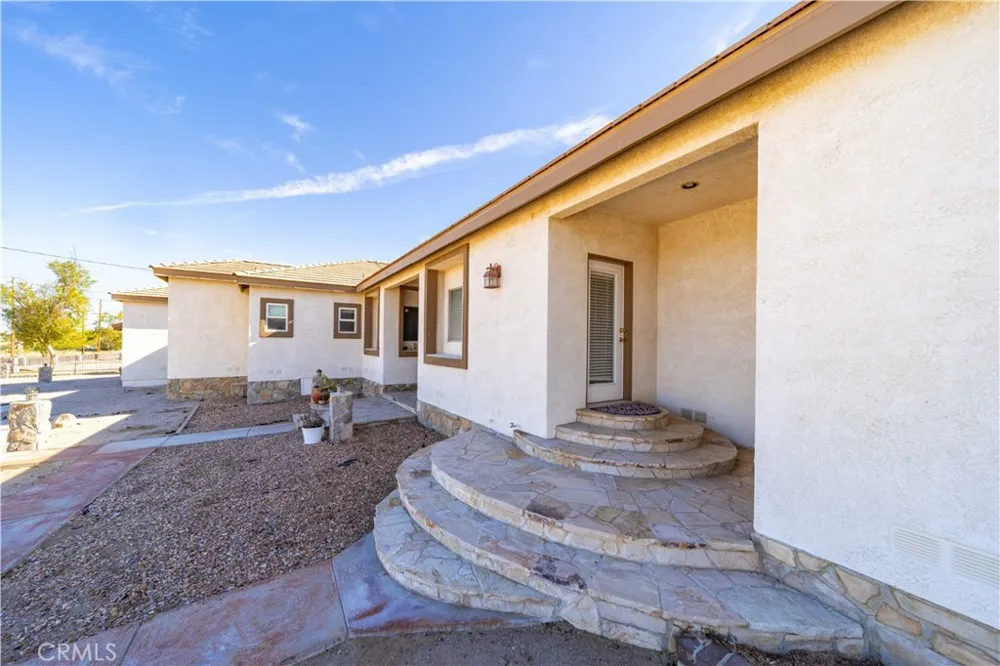 42500 20th W Lancaster, CA 93534