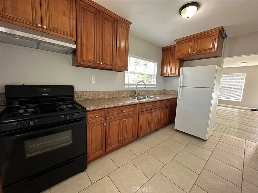 939 E D STREET Ontario, CA 91764