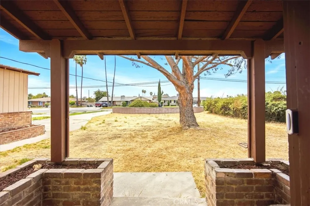 548 E Etiwanda Rialto, CA 92376