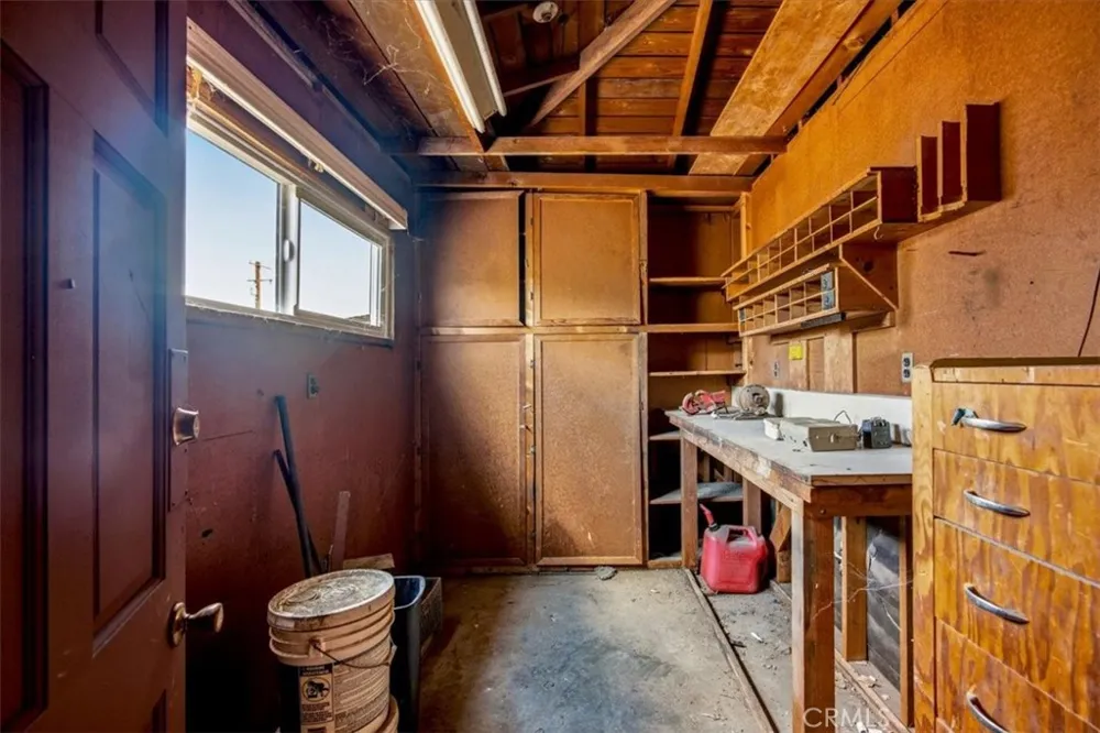 548 E Etiwanda Rialto, CA 92376