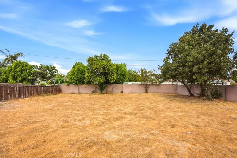 548 E Etiwanda Rialto, CA 92376