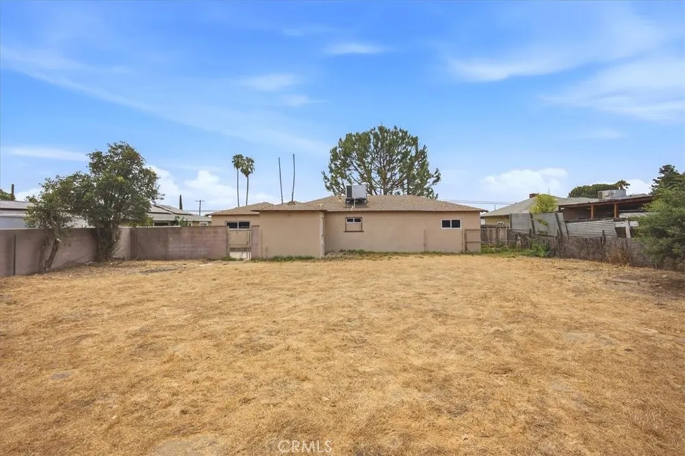 548 E Etiwanda Rialto, CA 92376