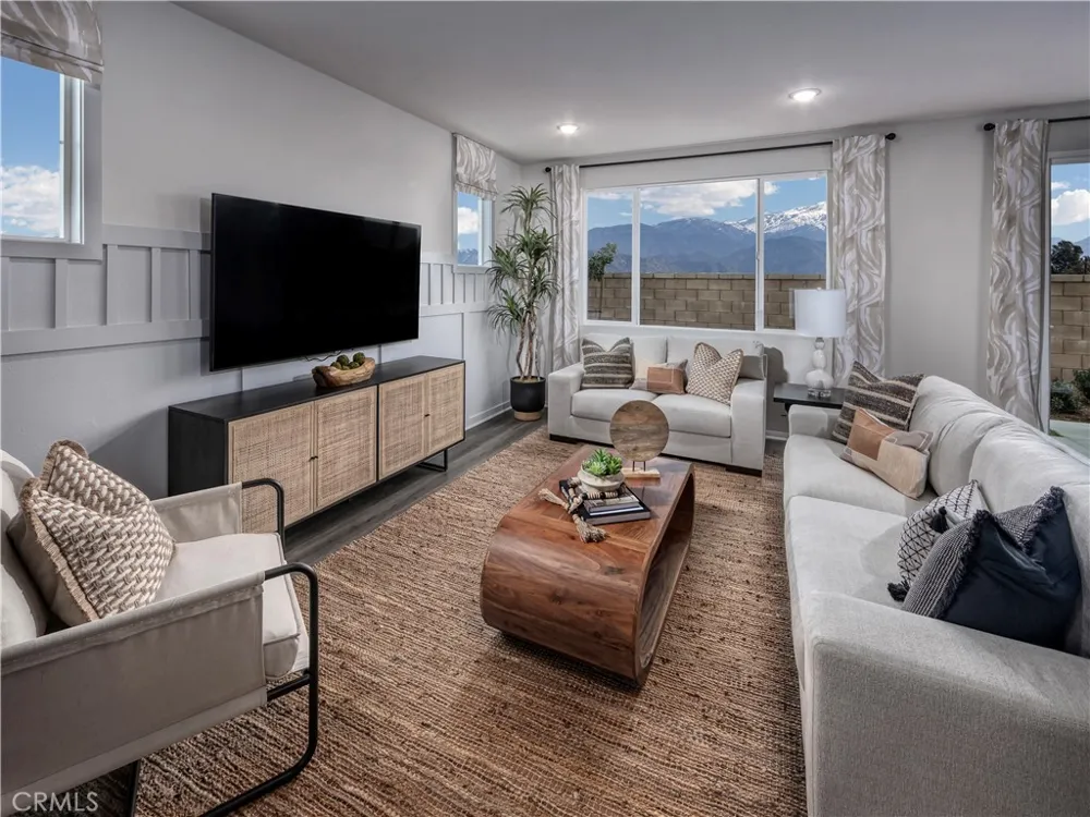 2037 Grapefruit Street Redlands, CA 92374