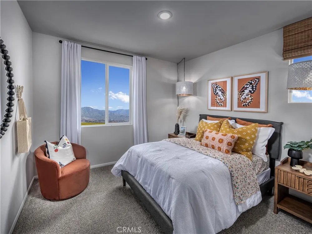 2037 Grapefruit Street Redlands, CA 92374