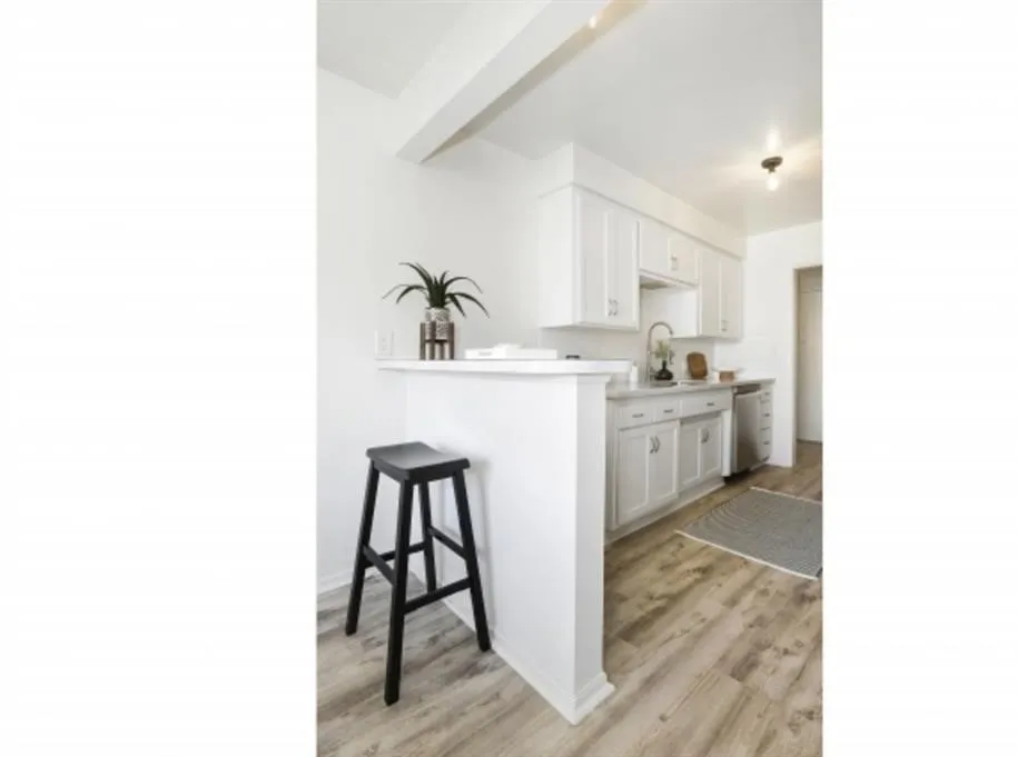 4614 Finley Los Angeles, CA 90027