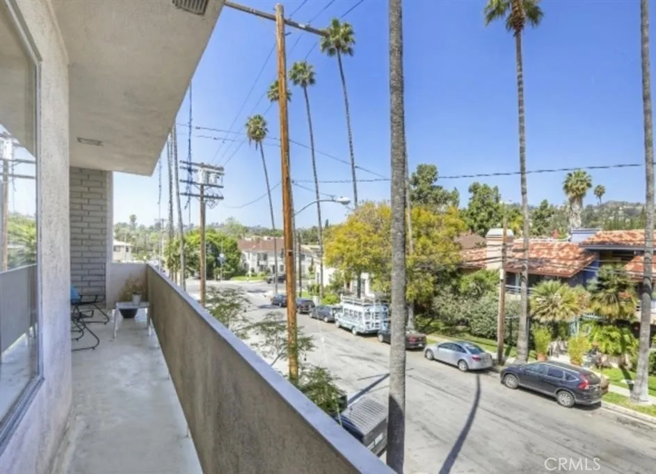 4614 Finley Los Angeles, CA 90027