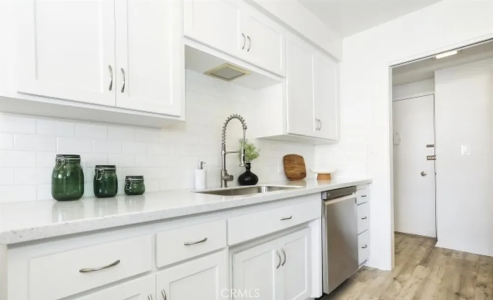 4614 Finley Los Angeles, CA 90027