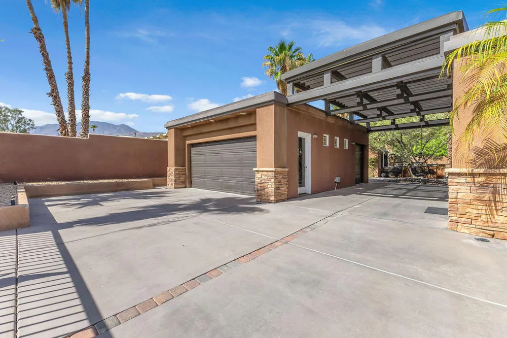 52883 Eisenhower Drive La Quinta, CA 92253