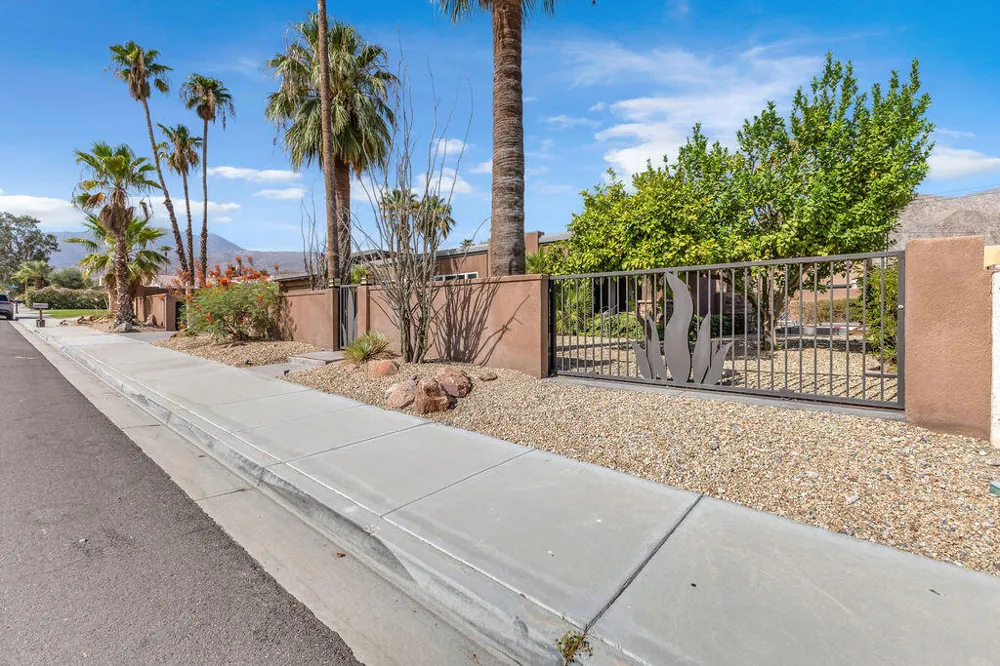 52883 Eisenhower Drive La Quinta, CA 92253