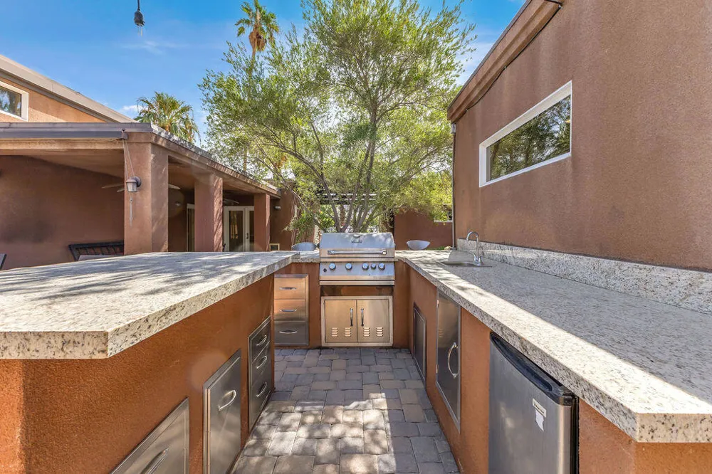 52883 Eisenhower Drive La Quinta, CA 92253