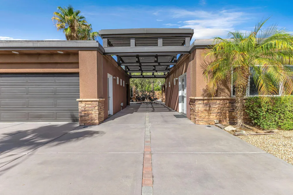 52883 Eisenhower Drive La Quinta, CA 92253