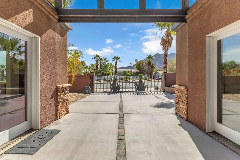 52883 Eisenhower Drive La Quinta, CA 92253