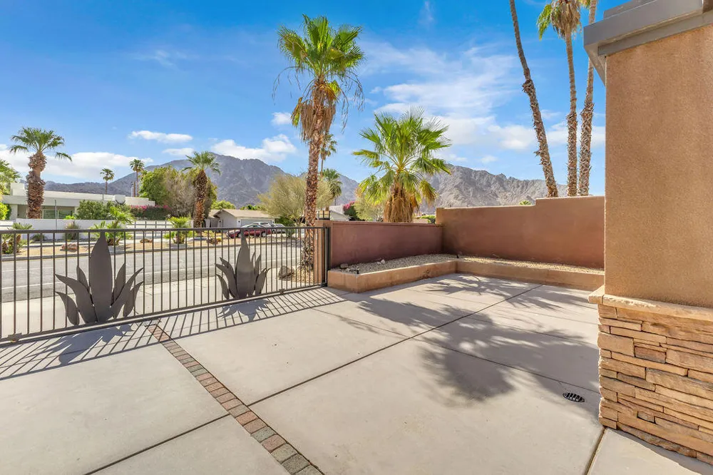 52883 Eisenhower Drive La Quinta, CA 92253