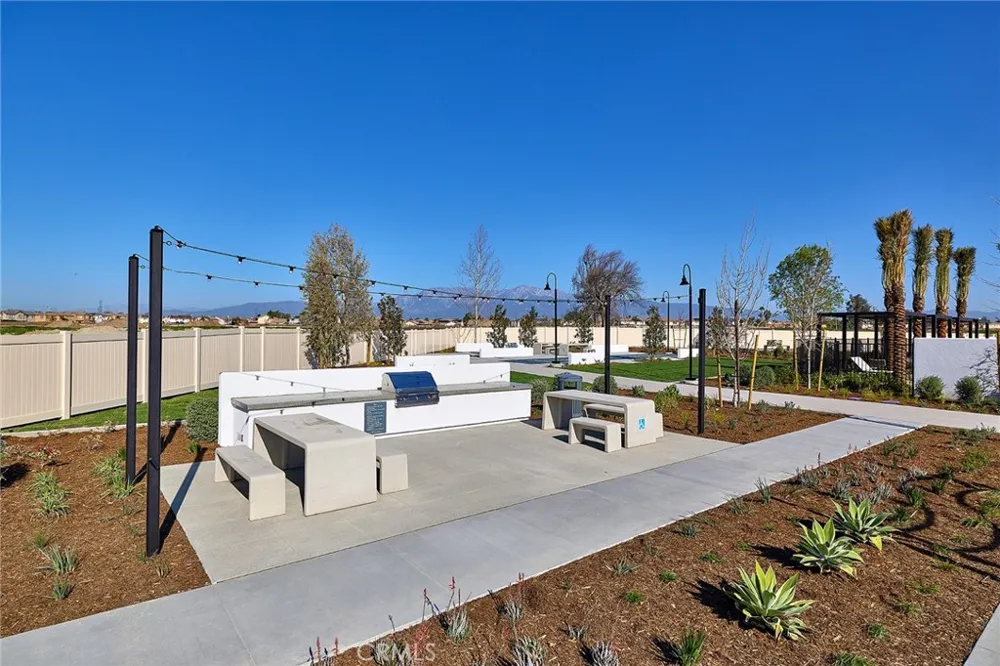 12791 Sazan Drive Eastvale, CA 92880