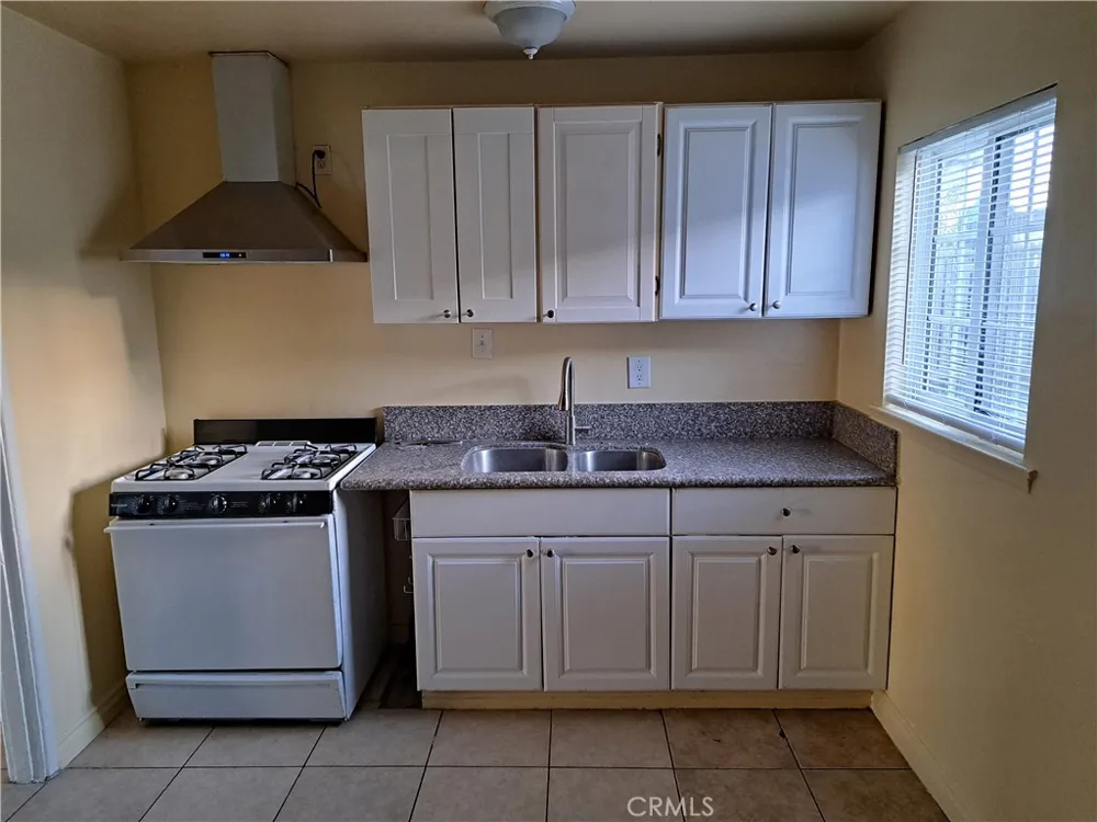 1206 S Palm Anaheim, CA 92805