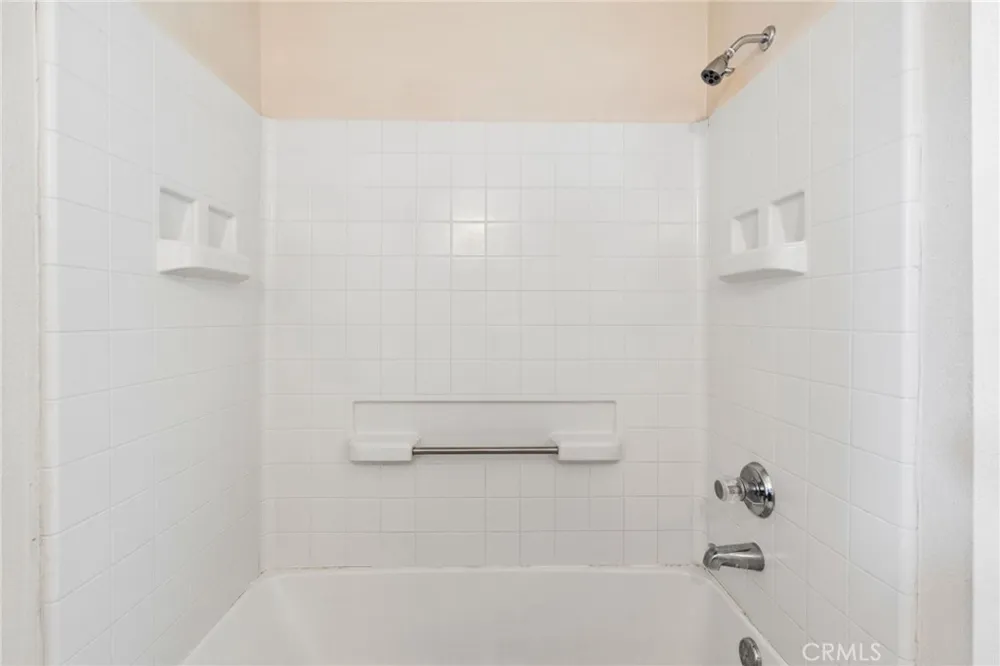 6613 Blanchard Fontana, CA 92336