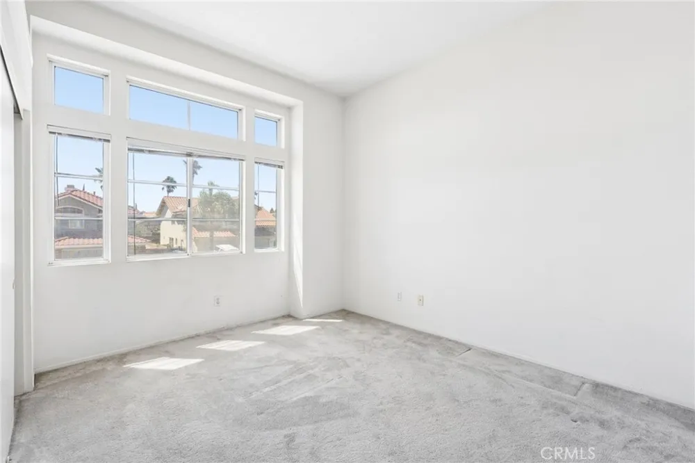 6613 Blanchard Fontana, CA 92336
