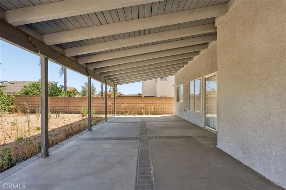 6613 Blanchard Fontana, CA 92336