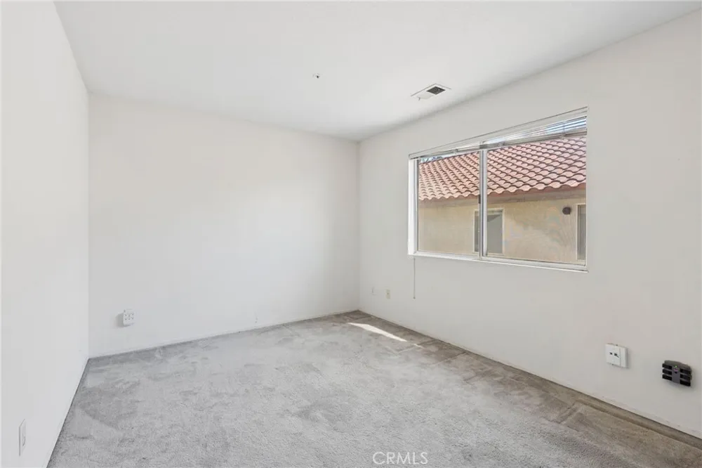 6613 Blanchard Fontana, CA 92336