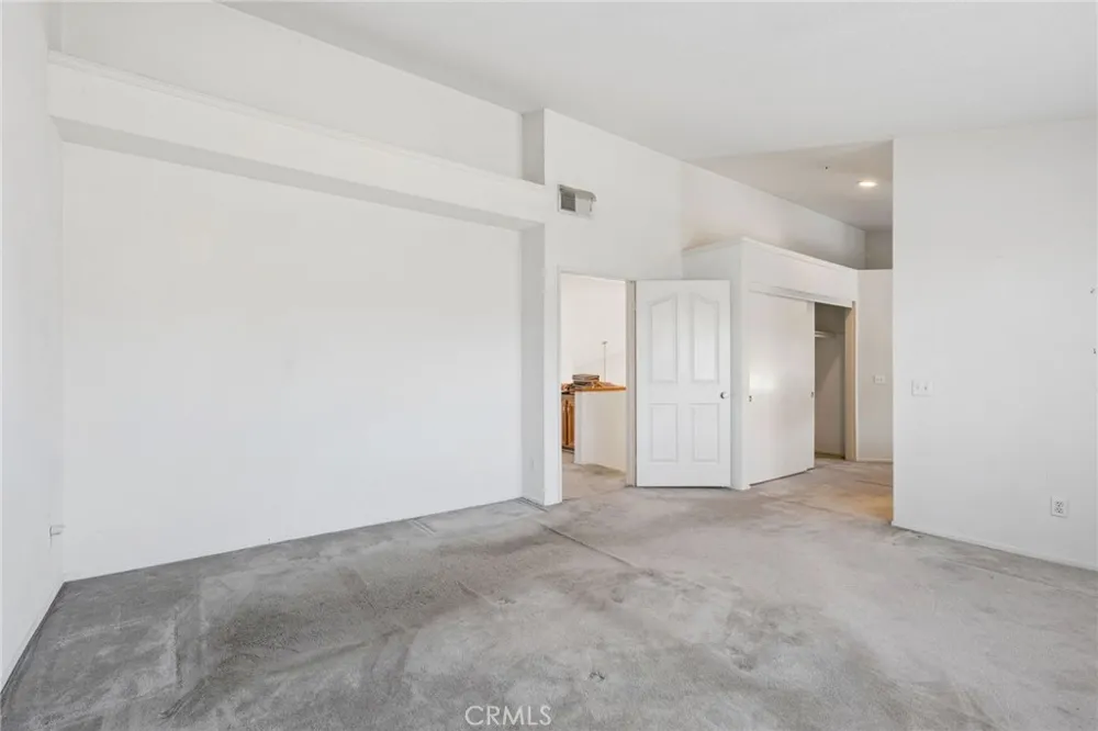 6613 Blanchard Fontana, CA 92336
