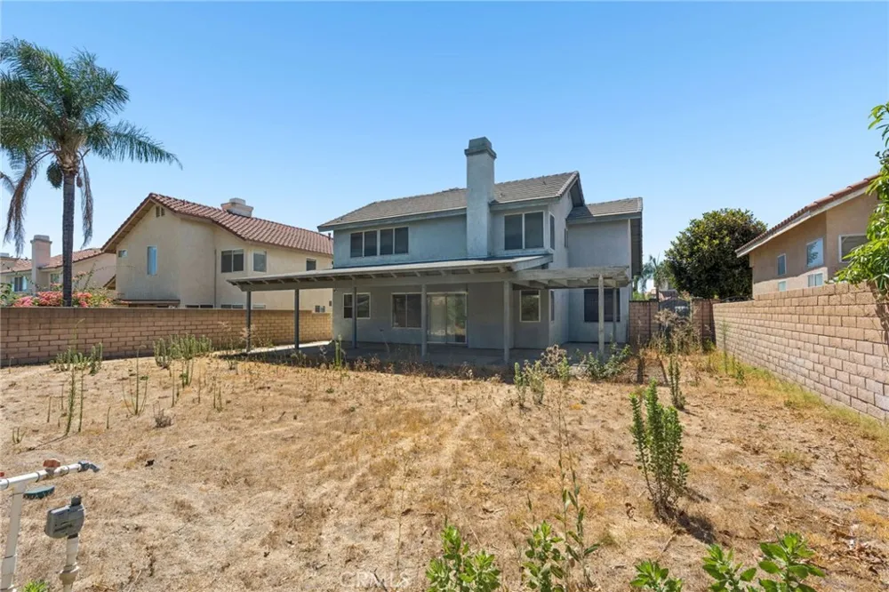 6613 Blanchard Fontana, CA 92336