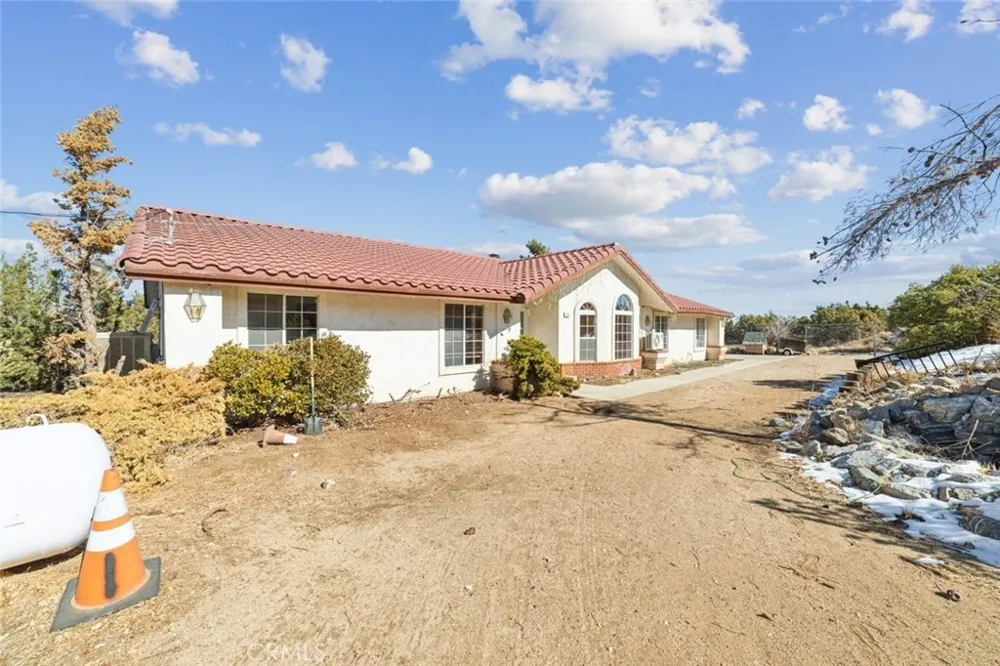3010 Silver Ridge Drive Pinon Hills, CA 92372