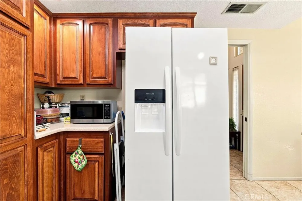 29028 Willow Creek Highland, CA 92346