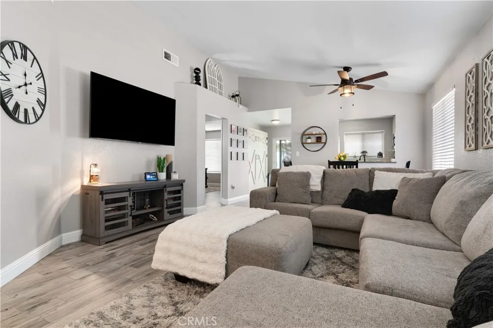 3927 Park View Bakersfield, CA 93311