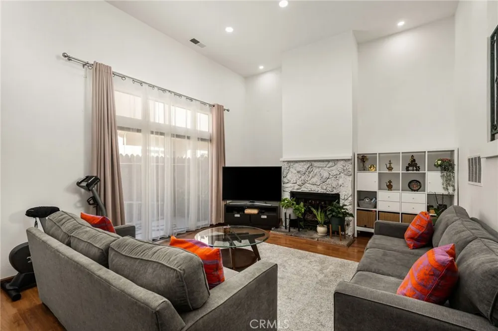 320 W 220th Unit 4 Carson, CA 90745
