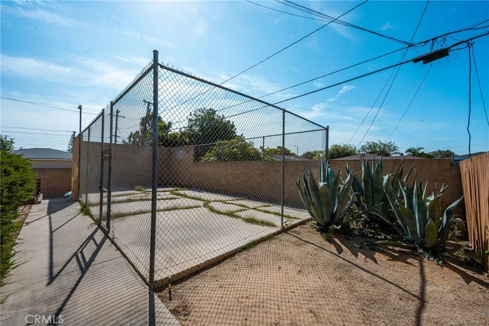 320 W 220th Unit 4 Carson, CA 90745